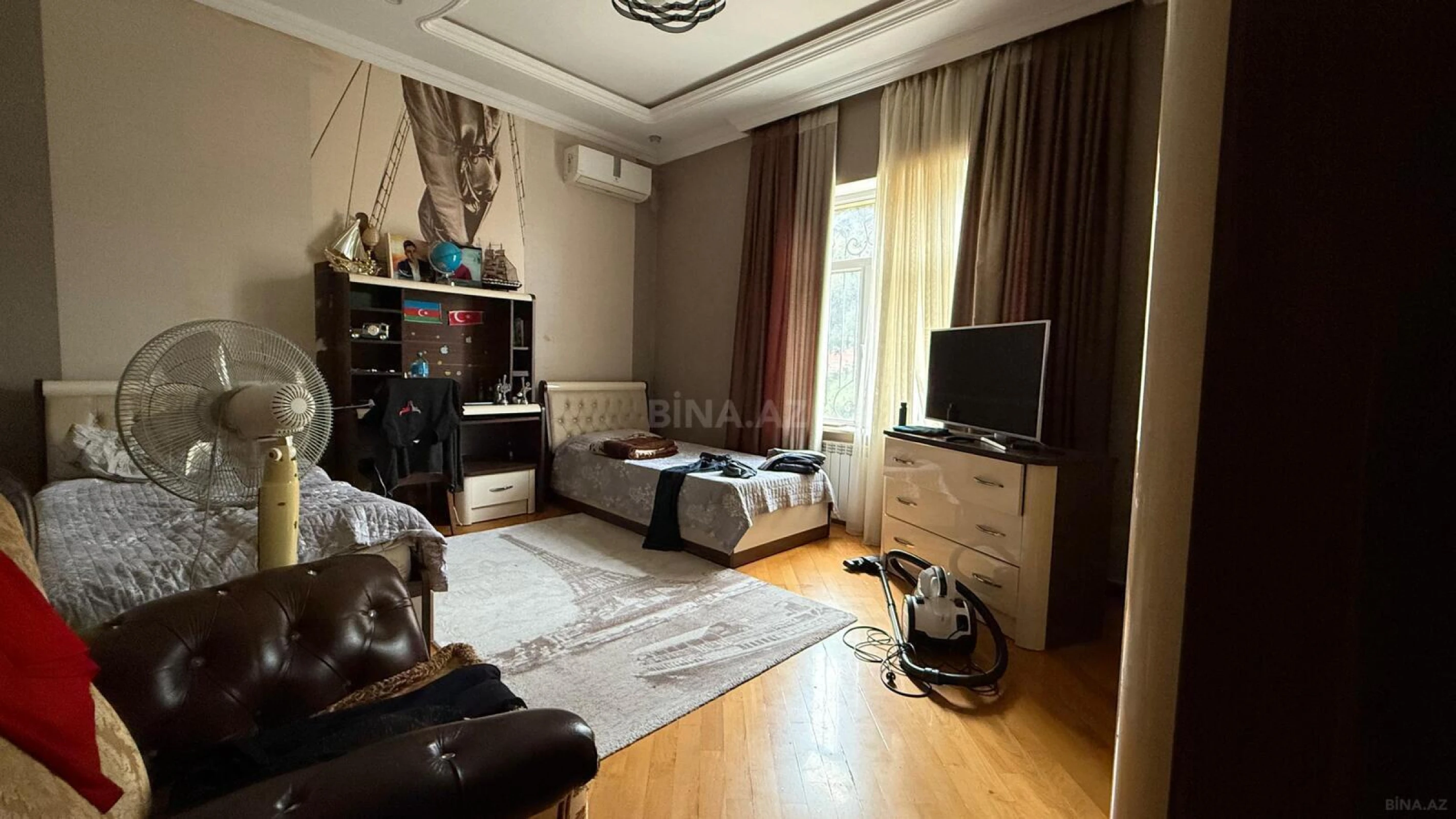 Satılır 8 otaqlı həyət evi 400 m²