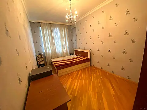 Satılır 2 otaqlı mənzil 74 m²