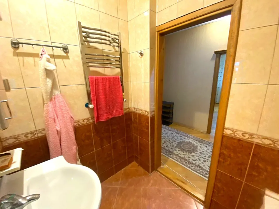 Satılır 2 otaqlı mənzil 74 m²