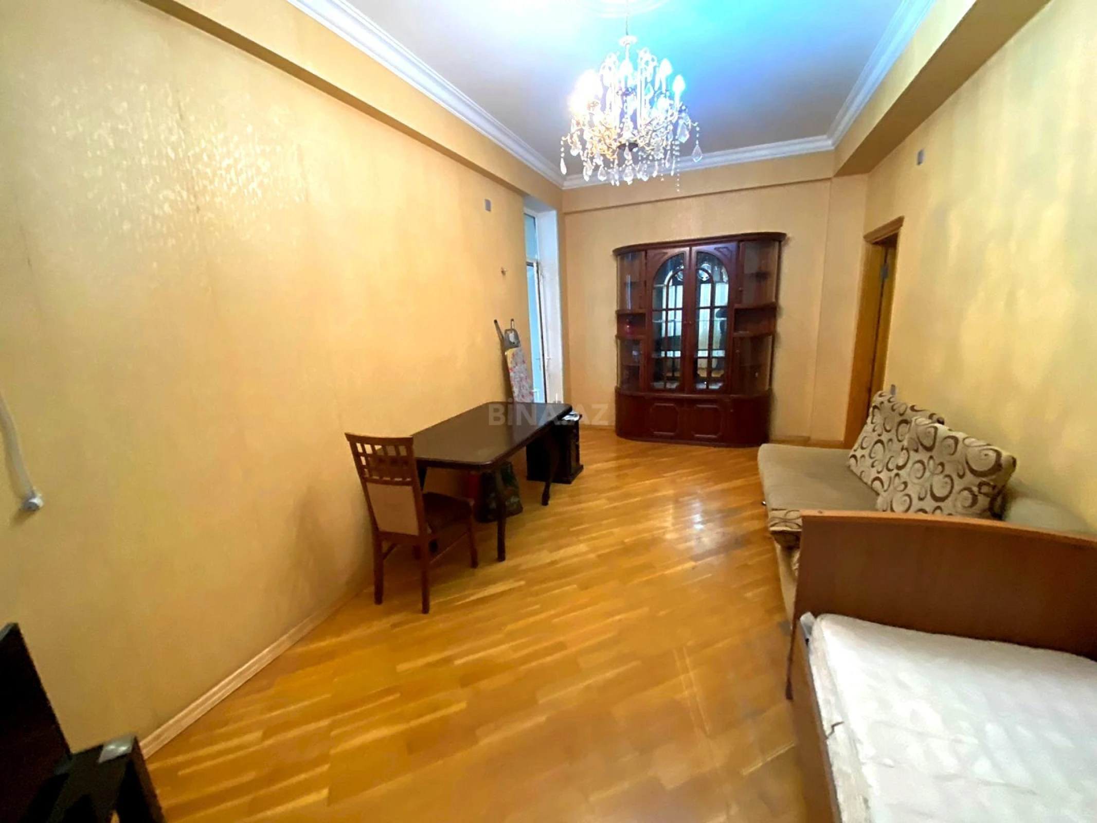 Satılır 2 otaqlı mənzil 74 m²