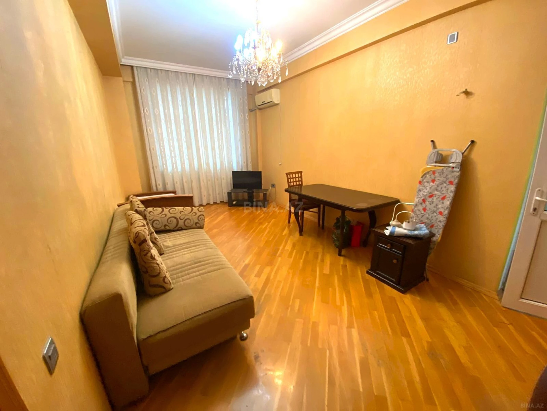 Satılır 2 otaqlı mənzil 74 m²