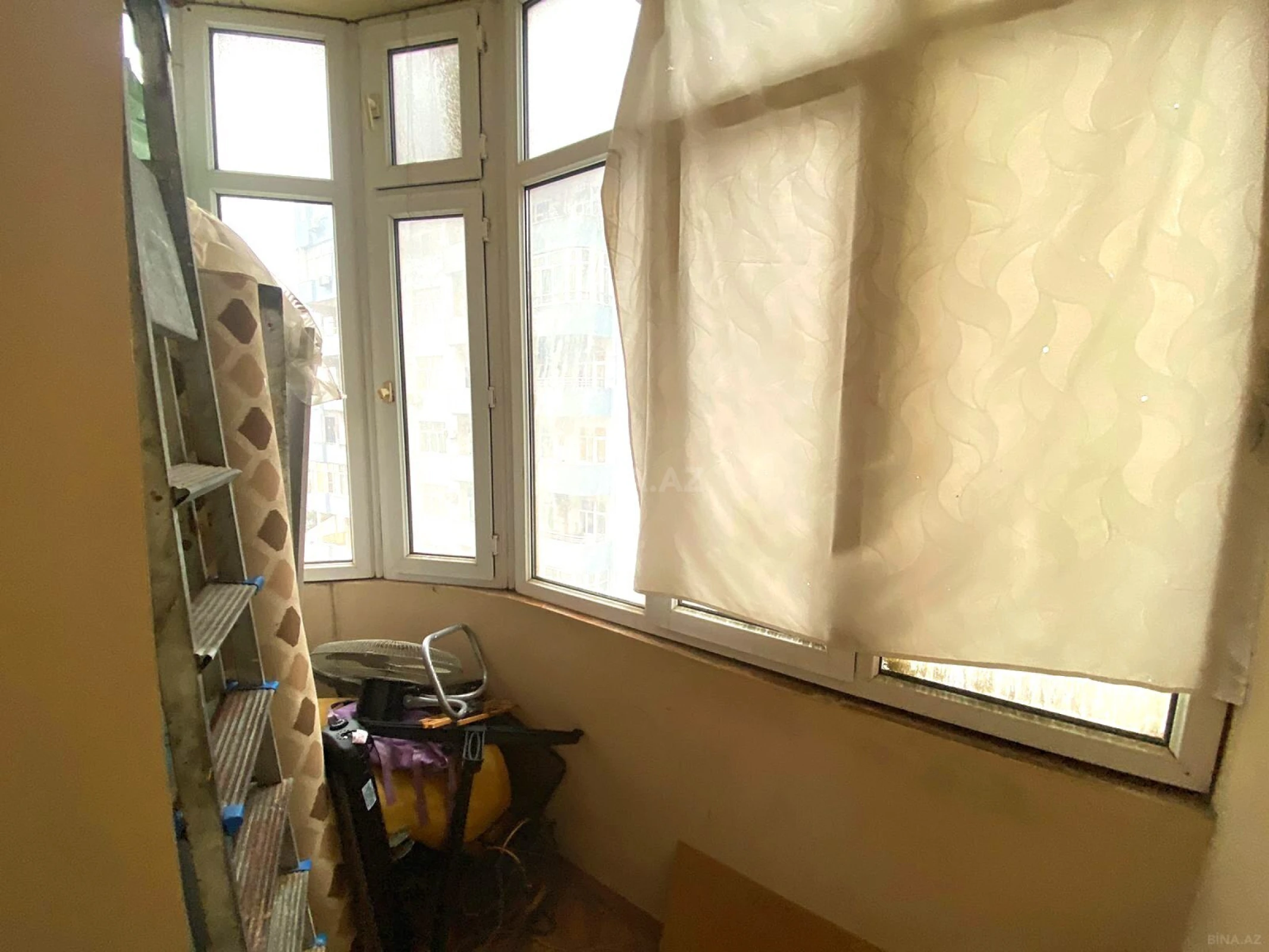 Satılır 2 otaqlı mənzil 74 m²