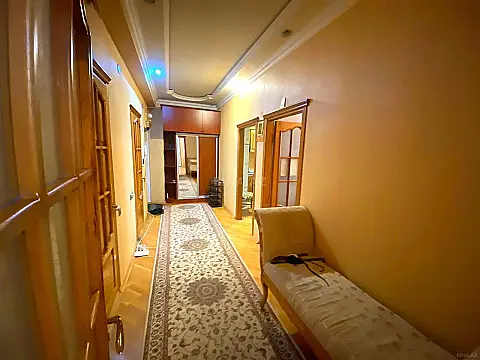 Satılır 2 otaqlı mənzil 74 m²