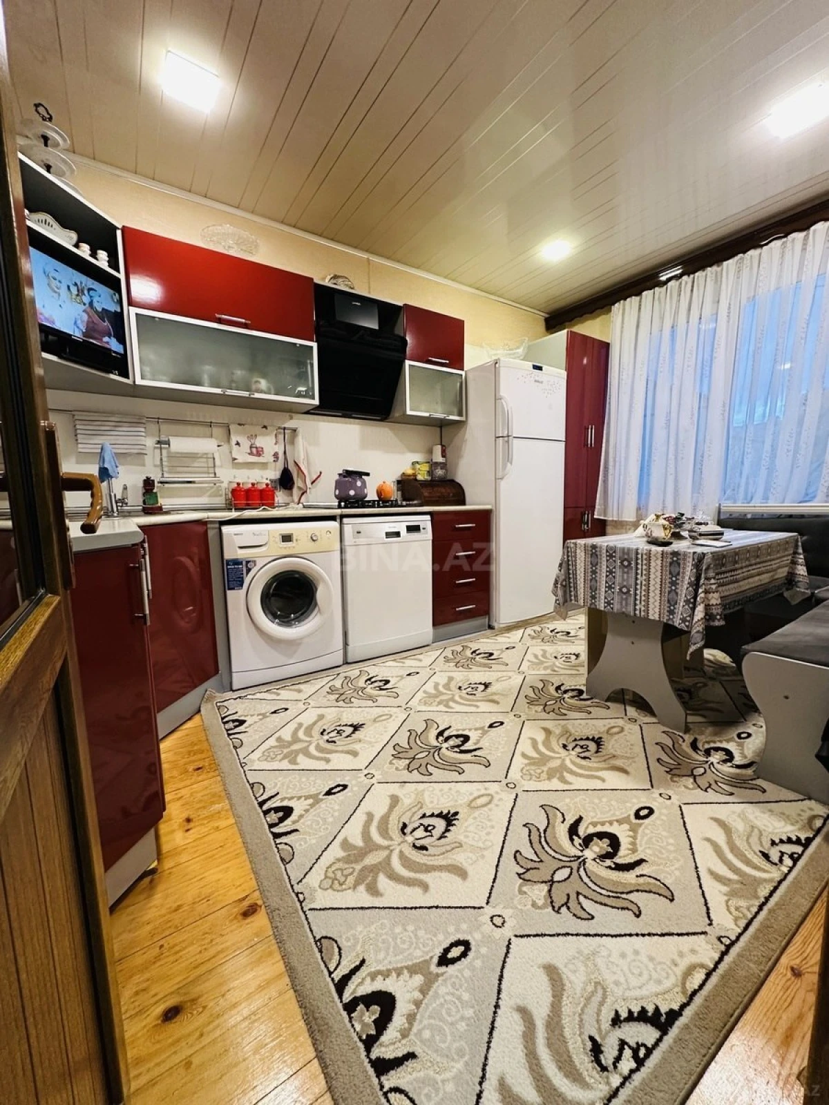 Satılır 6 otaqlı həyət evi 200 m²