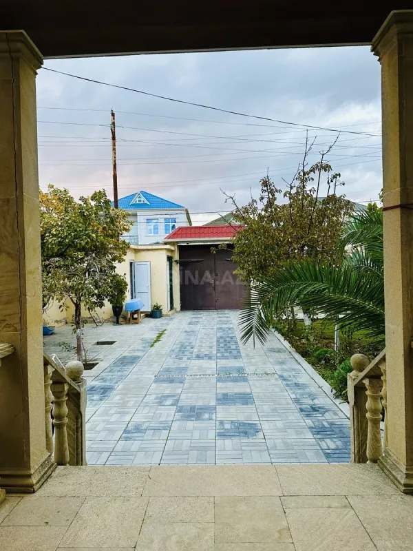 Satılır 6 otaqlı həyət evi 200 m²