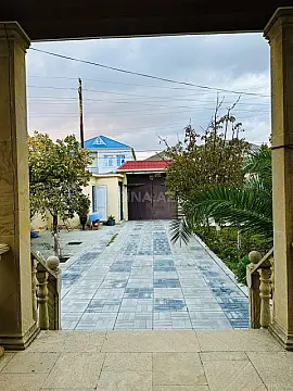 Satılır 6 otaqlı həyət evi 200 m²
