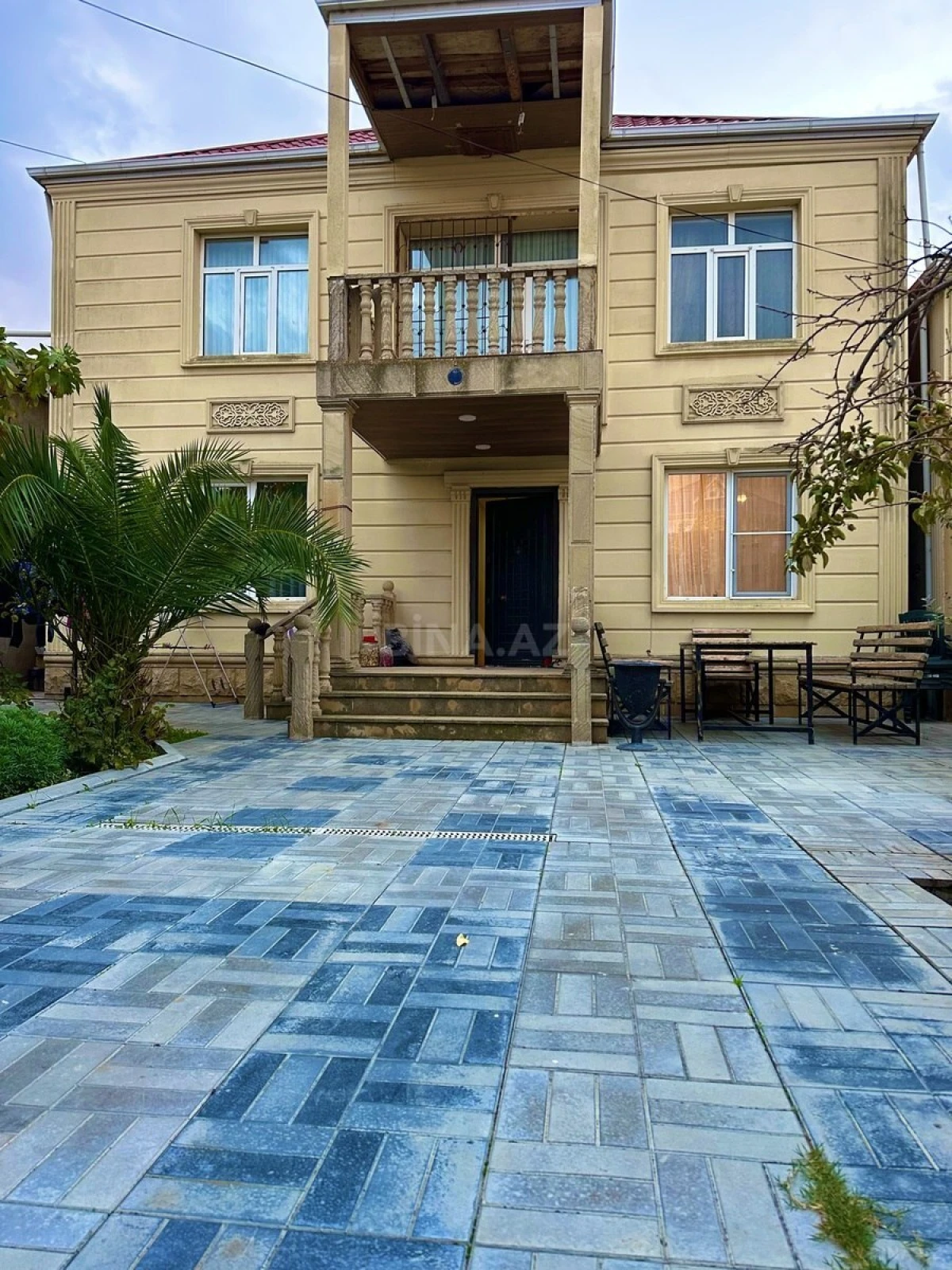 Satılır 6 otaqlı həyət evi 200 m²