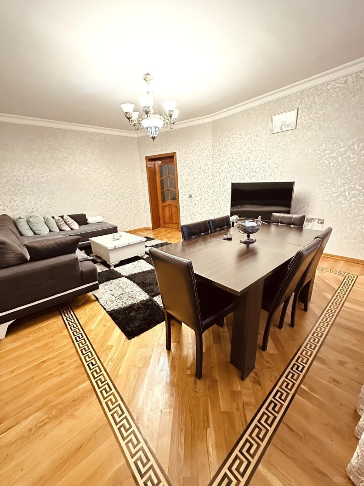Satılır 6 otaqlı həyət evi 200 m²