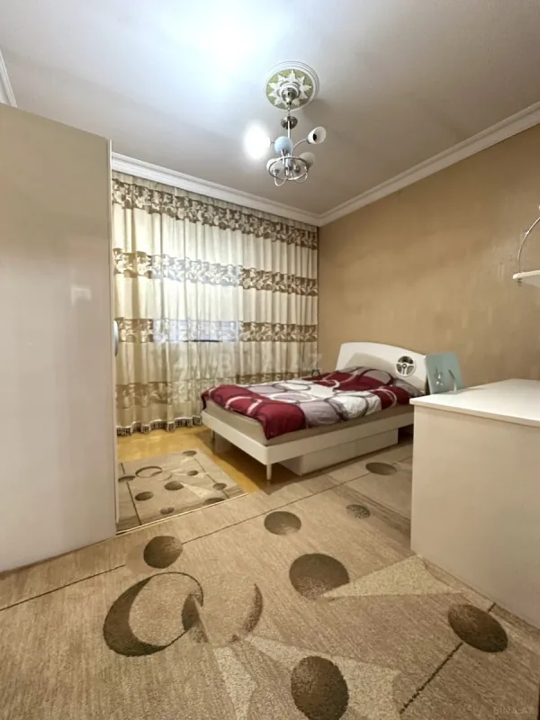 Satılır 6 otaqlı həyət evi 200 m²