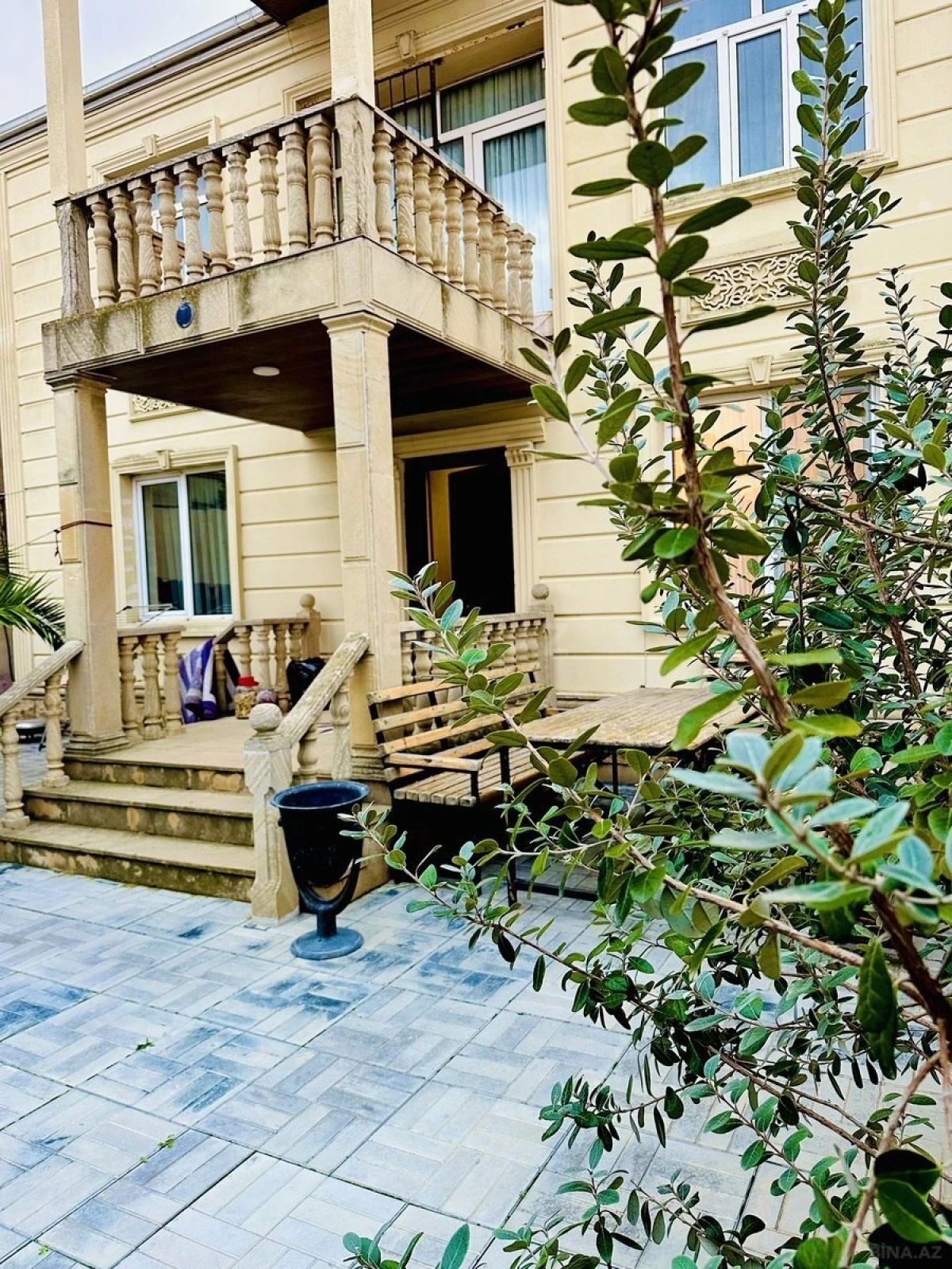 Satılır 6 otaqlı həyət evi 200 m²