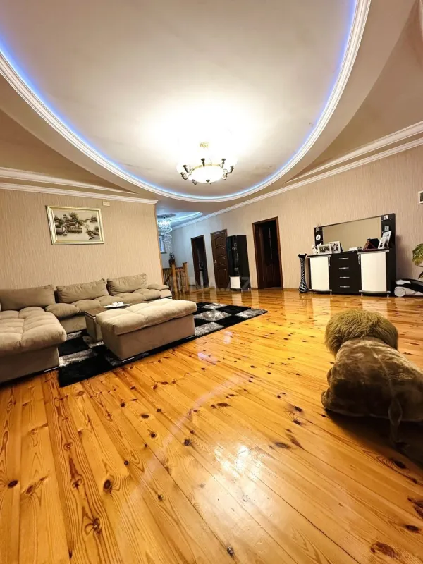 Satılır 6 otaqlı həyət evi 200 m²