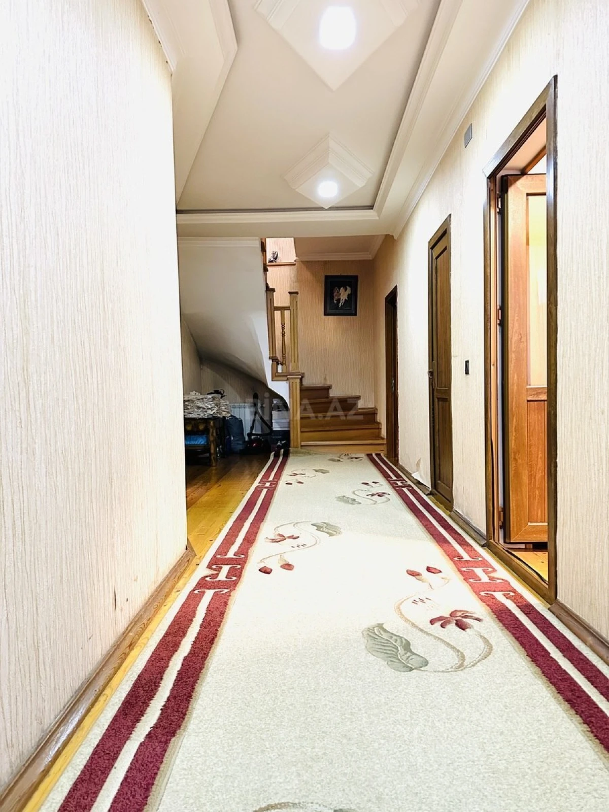 Satılır 6 otaqlı həyət evi 200 m²