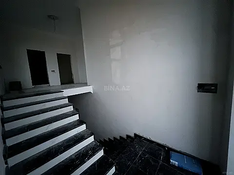 Satılır 6 otaqlı həyət evi 300 m²