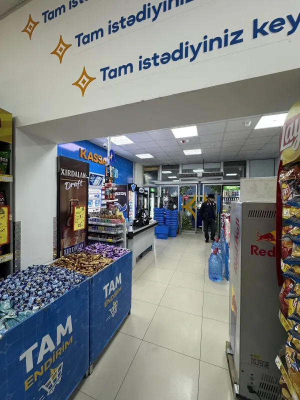 Satılır obyekt 700 m²