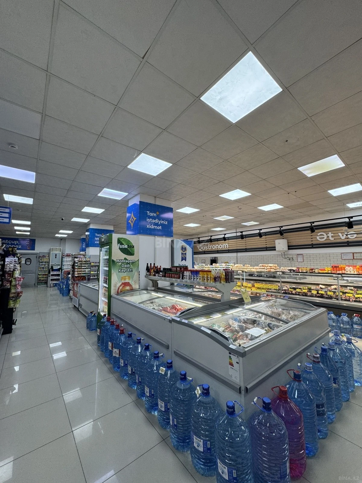 Satılır obyekt 700 m²