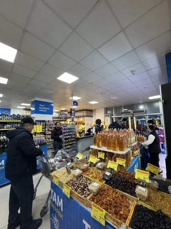 Satılır obyekt 700 m²