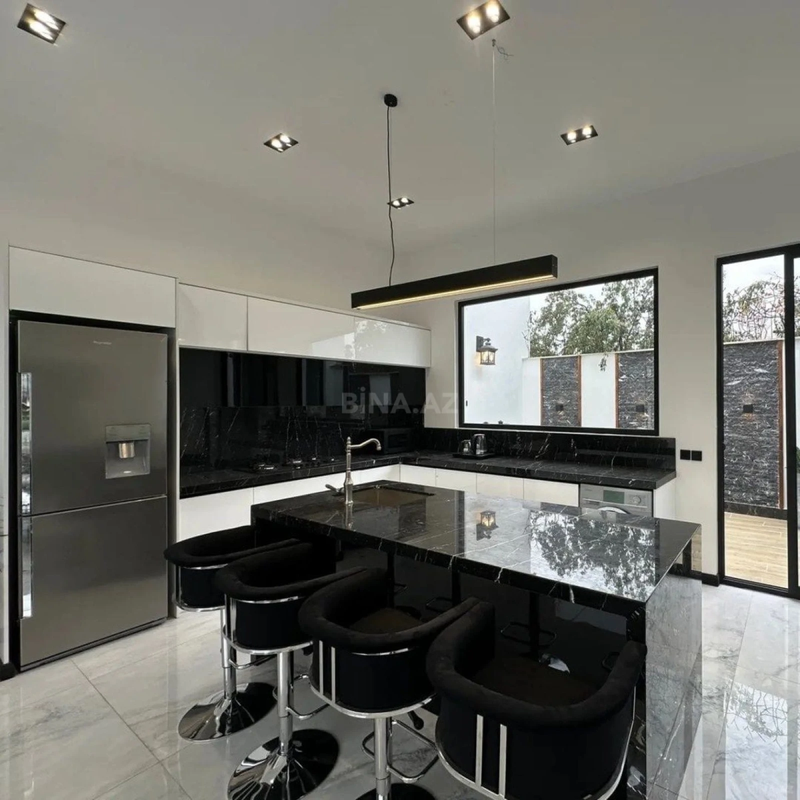 Kirayə verilir 4 otaqlı həyət evi 180 m²