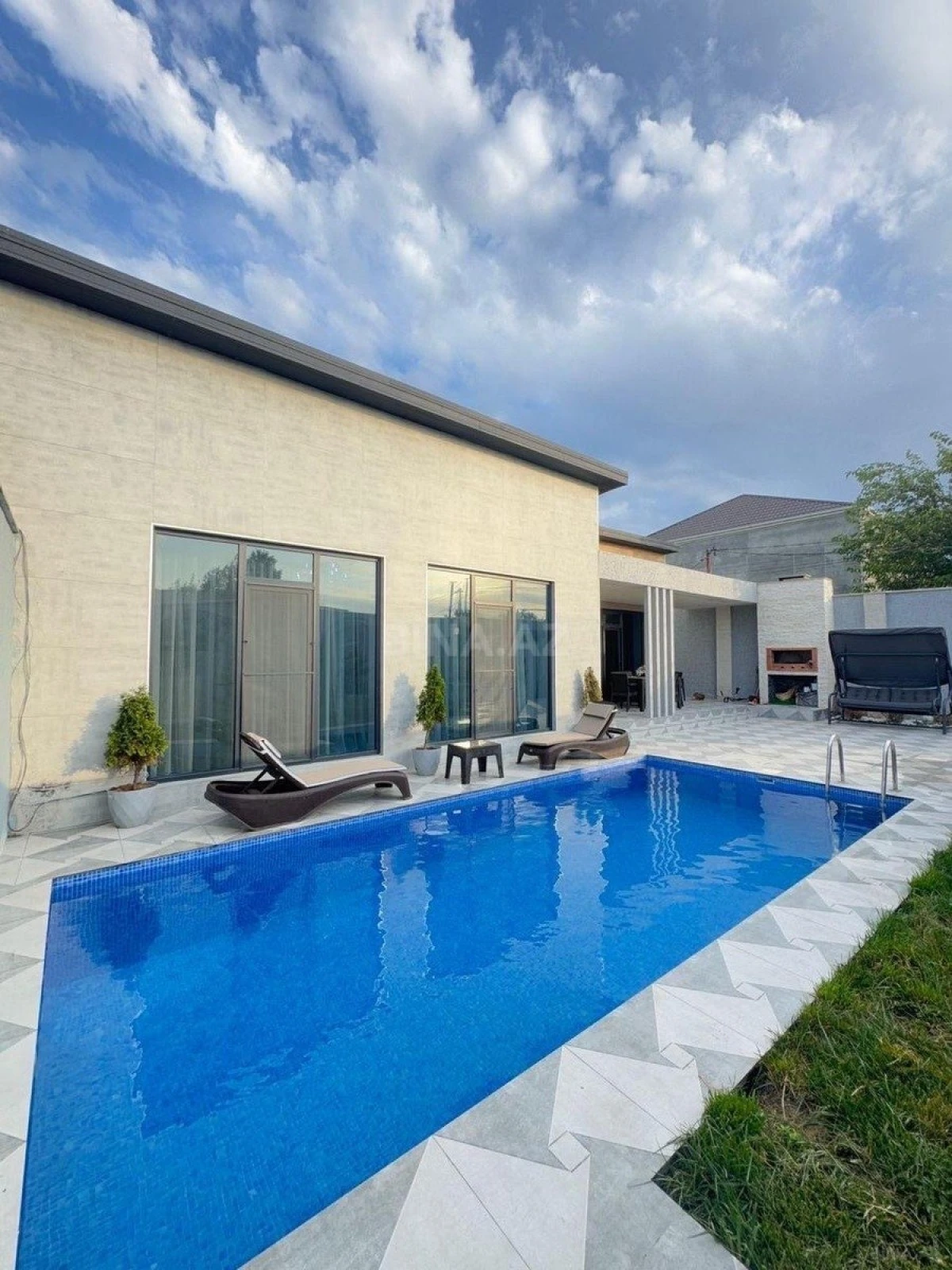 Kirayə verilir 4 otaqlı həyət evi 200 m²