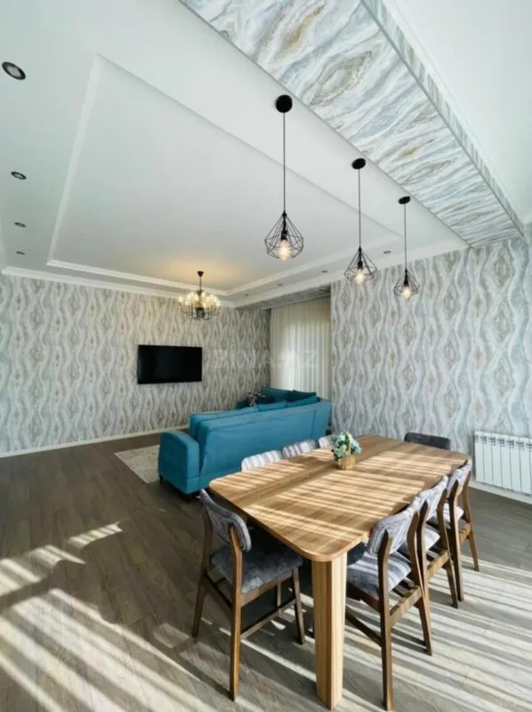 Kirayə verilir 3 otaqlı həyət evi 380 m²