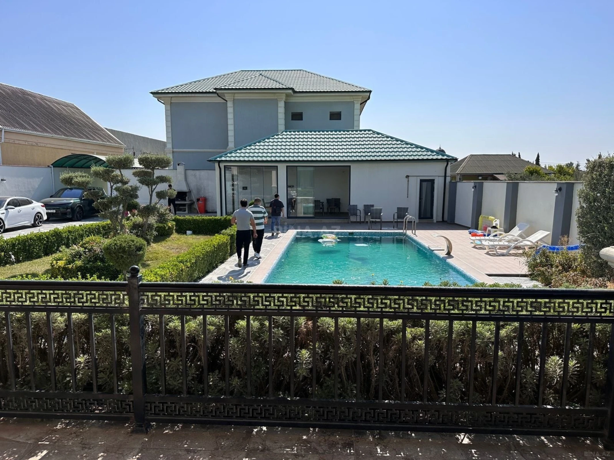 Kirayə verilir 3 otaqlı həyət evi 380 m²