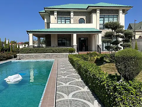 Kirayə verilir 3 otaqlı həyət evi 380 m²