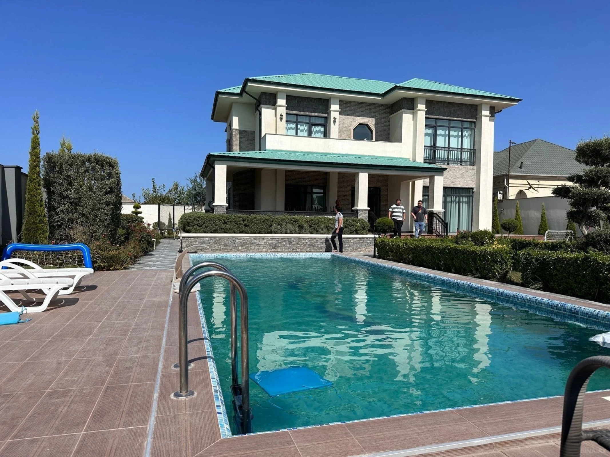 Kirayə verilir 3 otaqlı həyət evi 380 m²