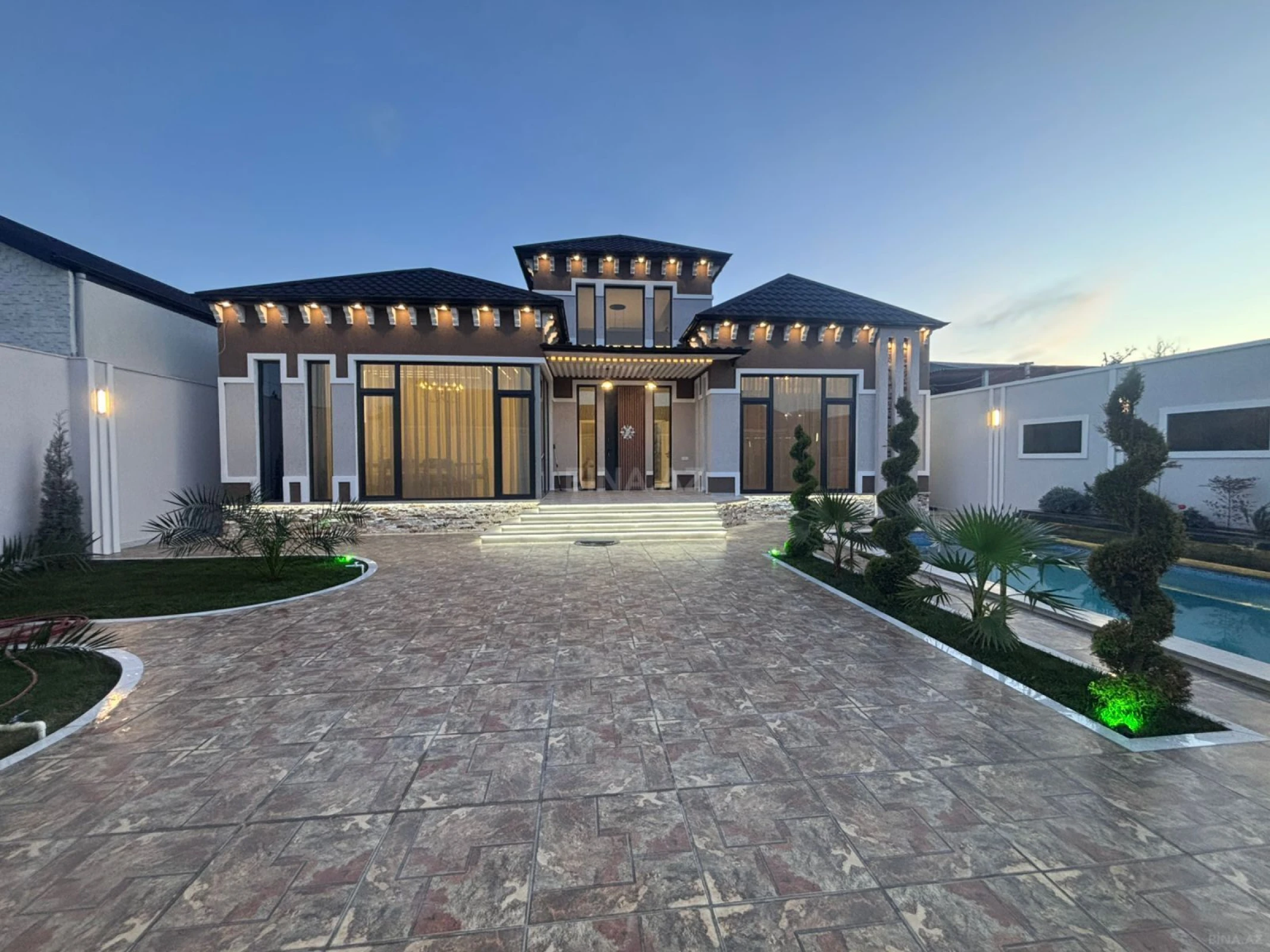 Satılır 4 otaqlı həyət evi 180 m²