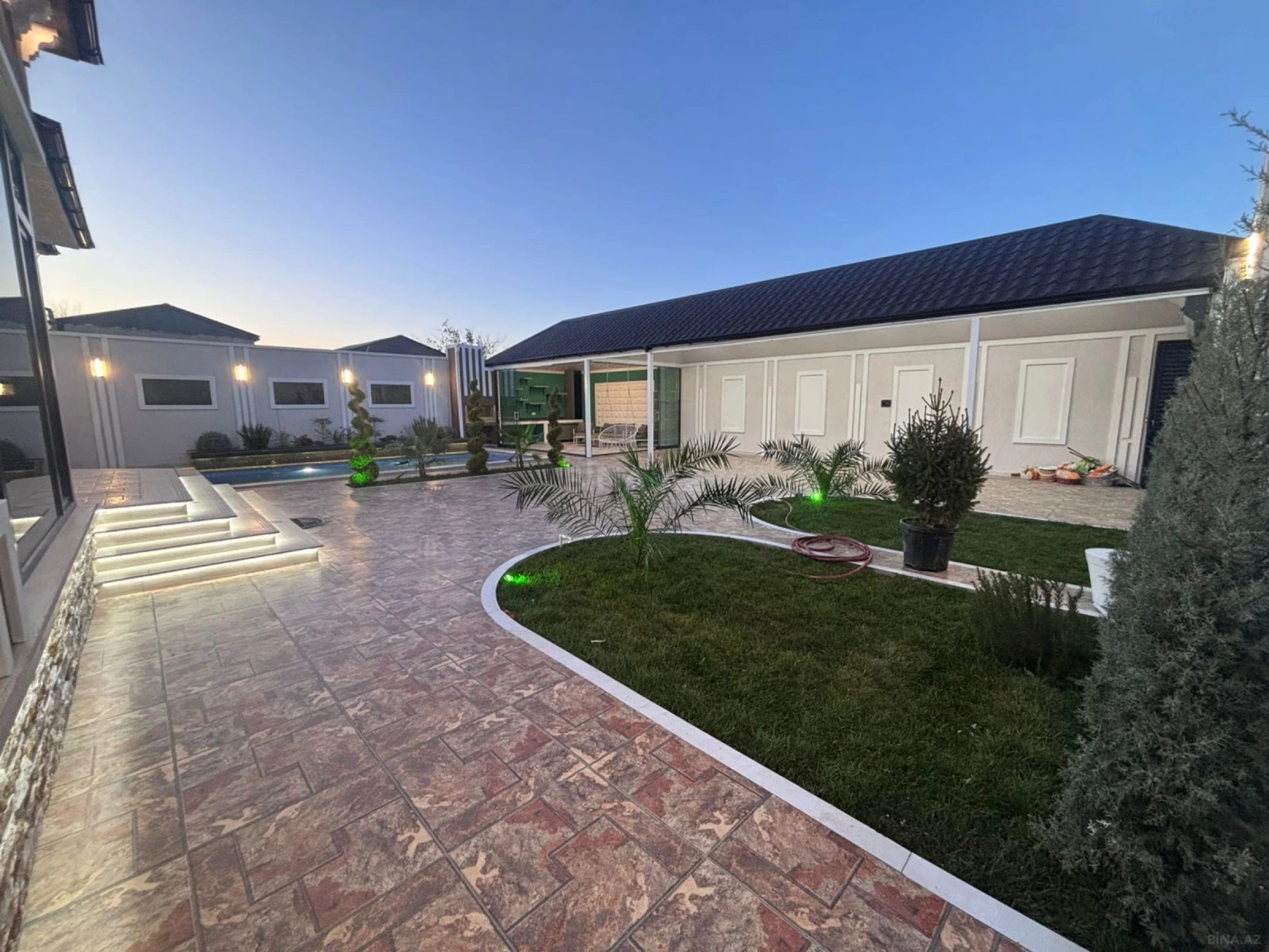 Satılır 4 otaqlı həyət evi 180 m²