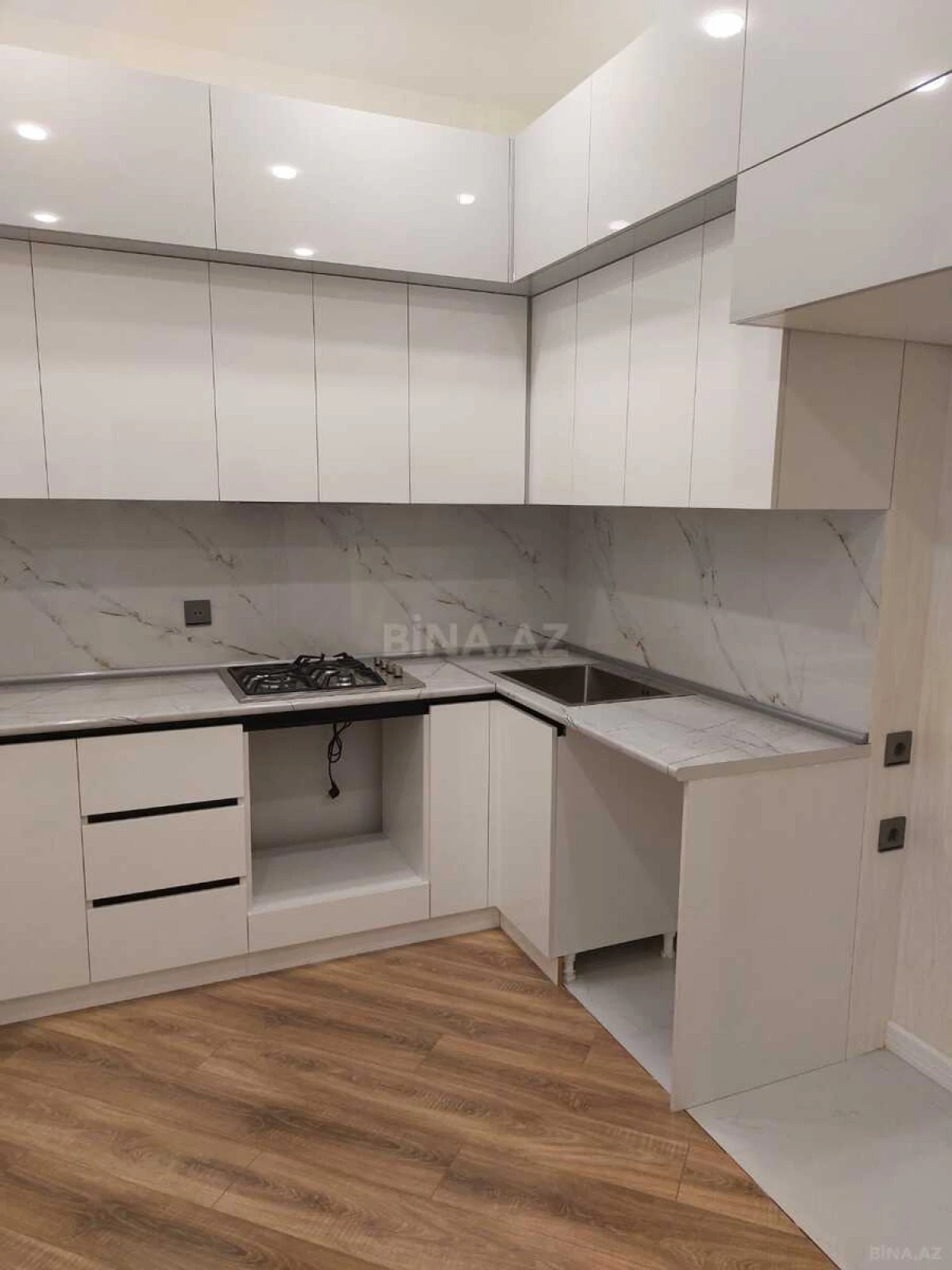 Satılır 3 otaqlı mənzil 90 m²