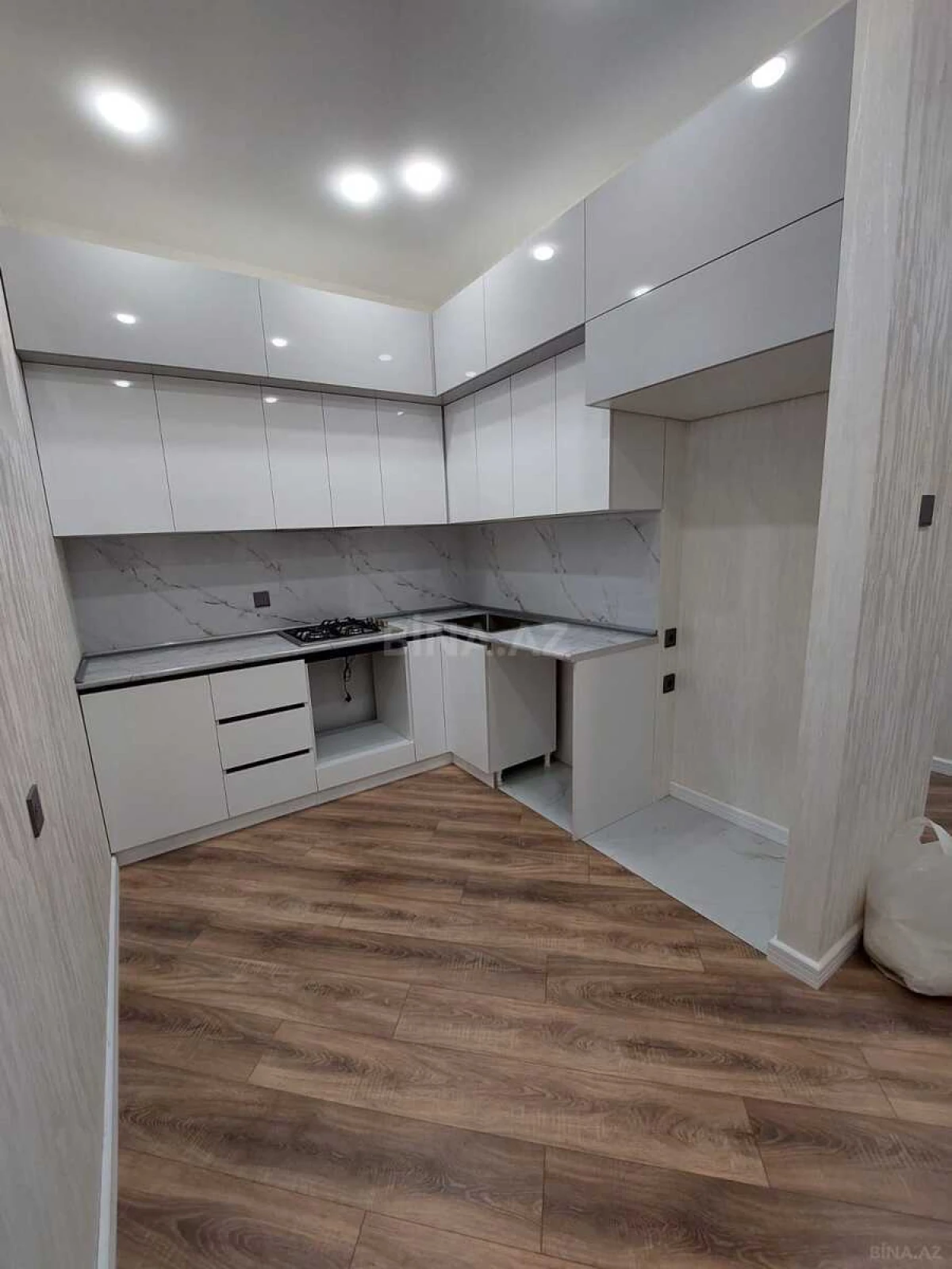 Satılır 3 otaqlı mənzil 90 m²