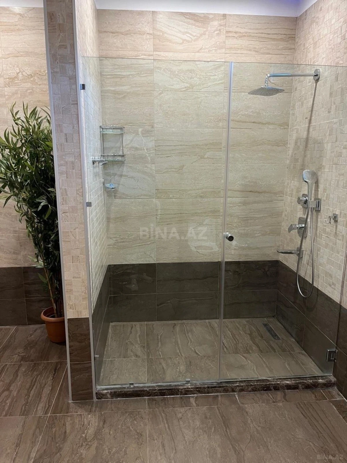 Kirayə verilir 8 otaqlı həyət evi 800 m²