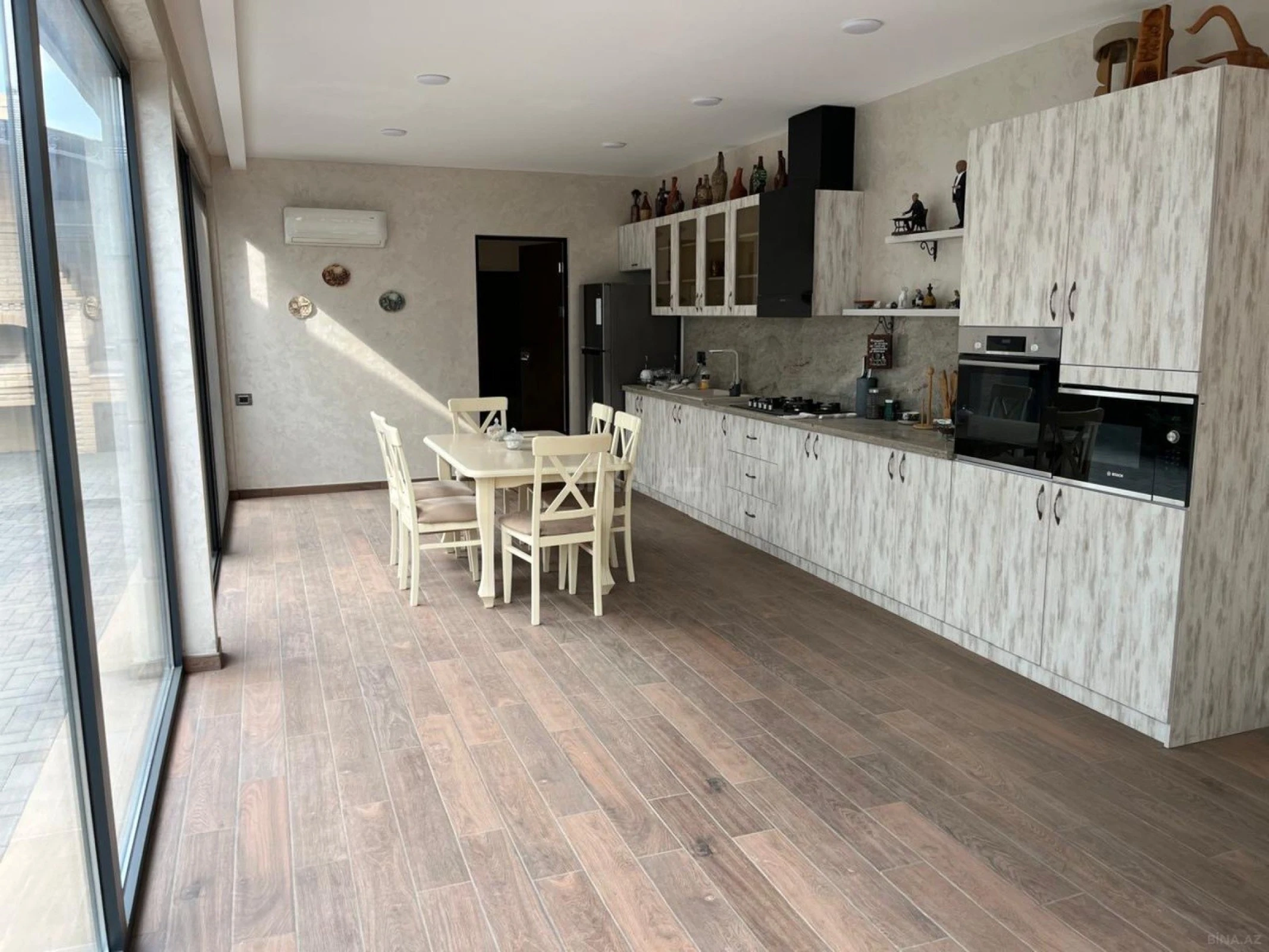 Kirayə verilir 8 otaqlı həyət evi 800 m²