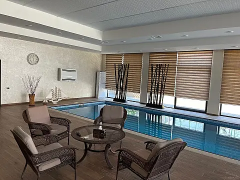 Kirayə verilir 8 otaqlı həyət evi 800 m²