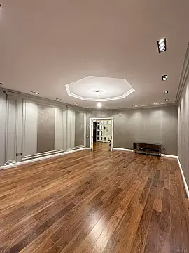 Satılır 4 otaqlı mənzil 193 m²