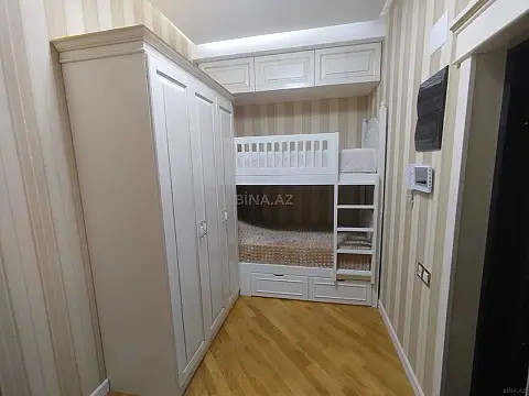 Satılır 2 otaqlı mənzil 77 m²