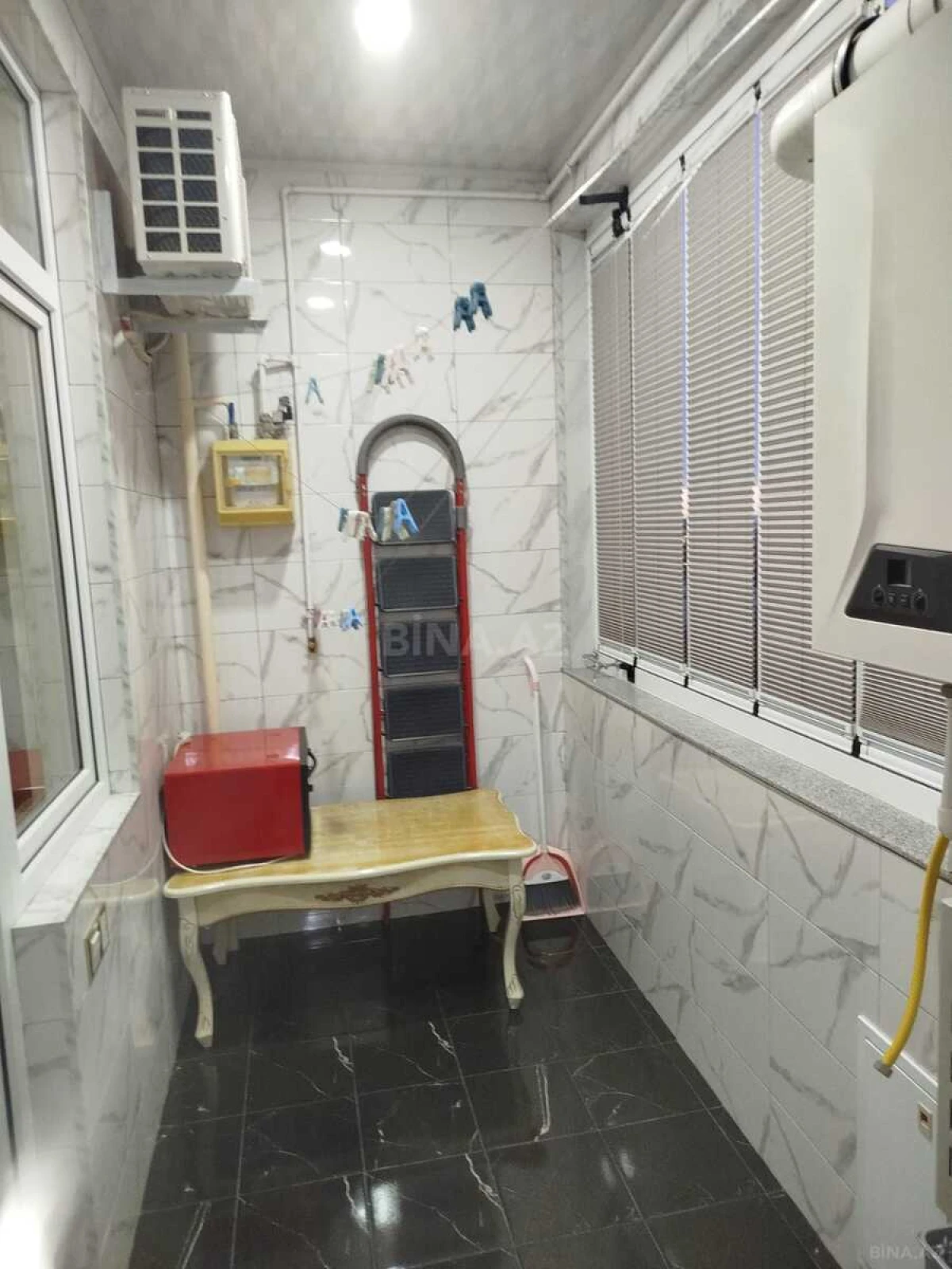 Satılır 2 otaqlı mənzil 77 m²