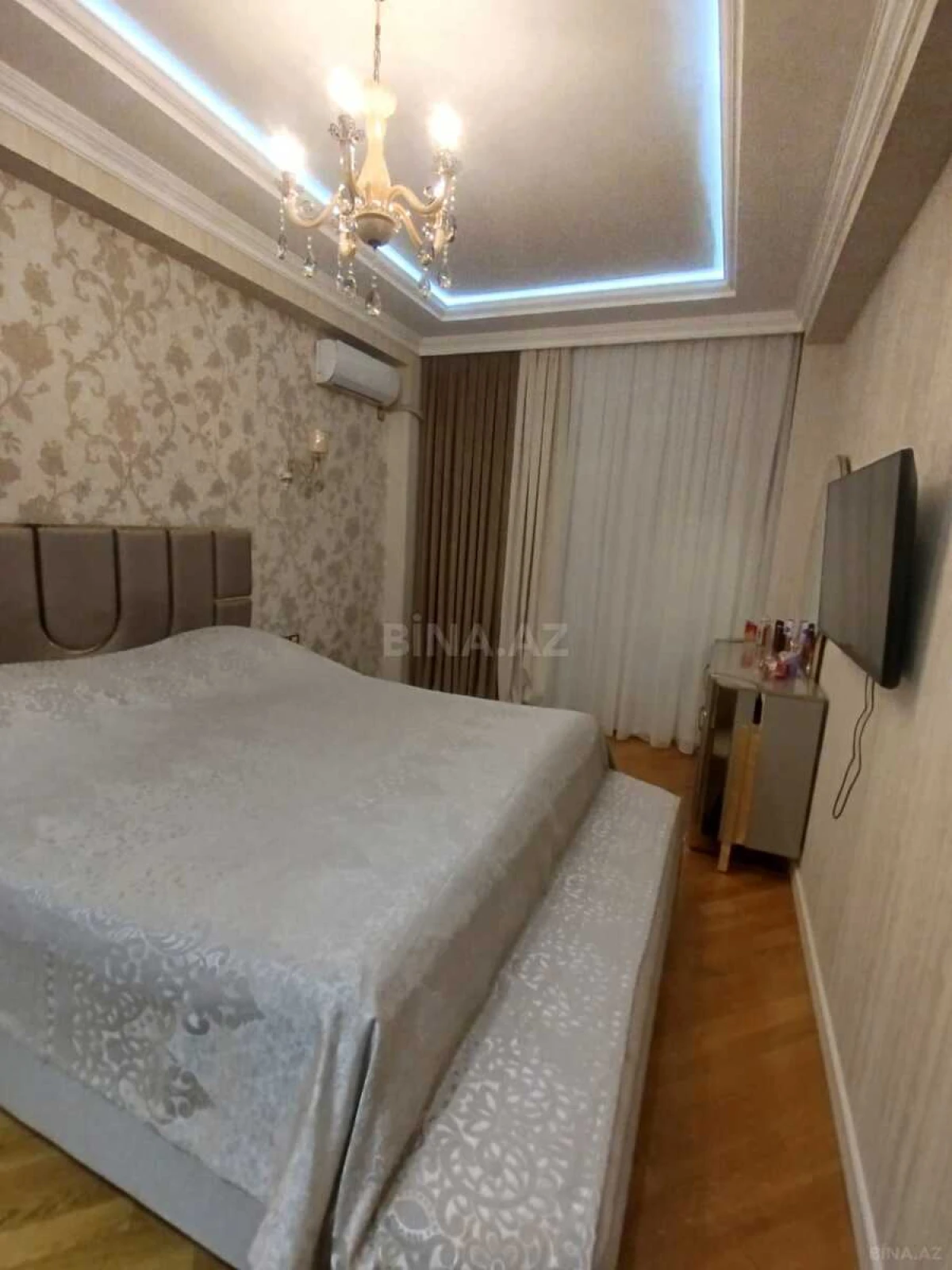 Satılır 2 otaqlı mənzil 77 m²