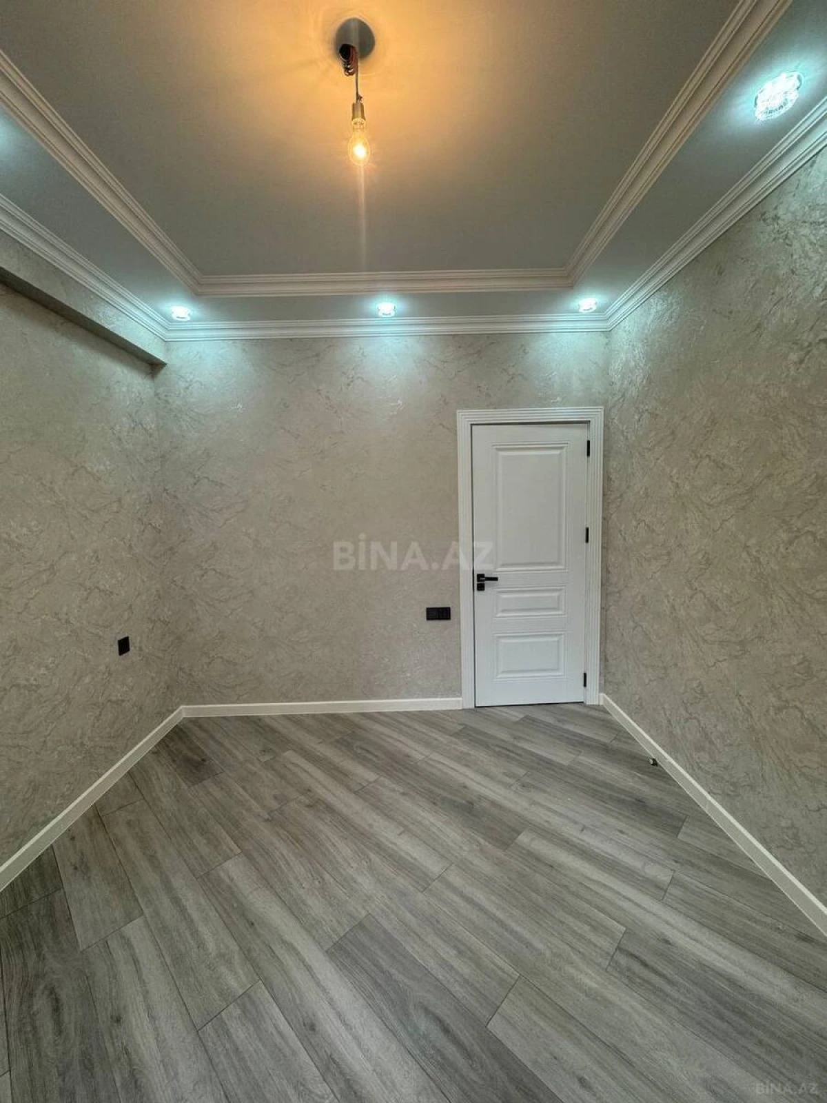 Satılır 2 otaqlı mənzil 55 m²
