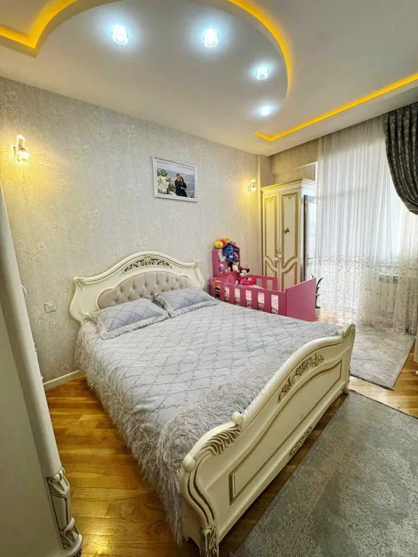Satılır 2 otaqlı mənzil 71 m²