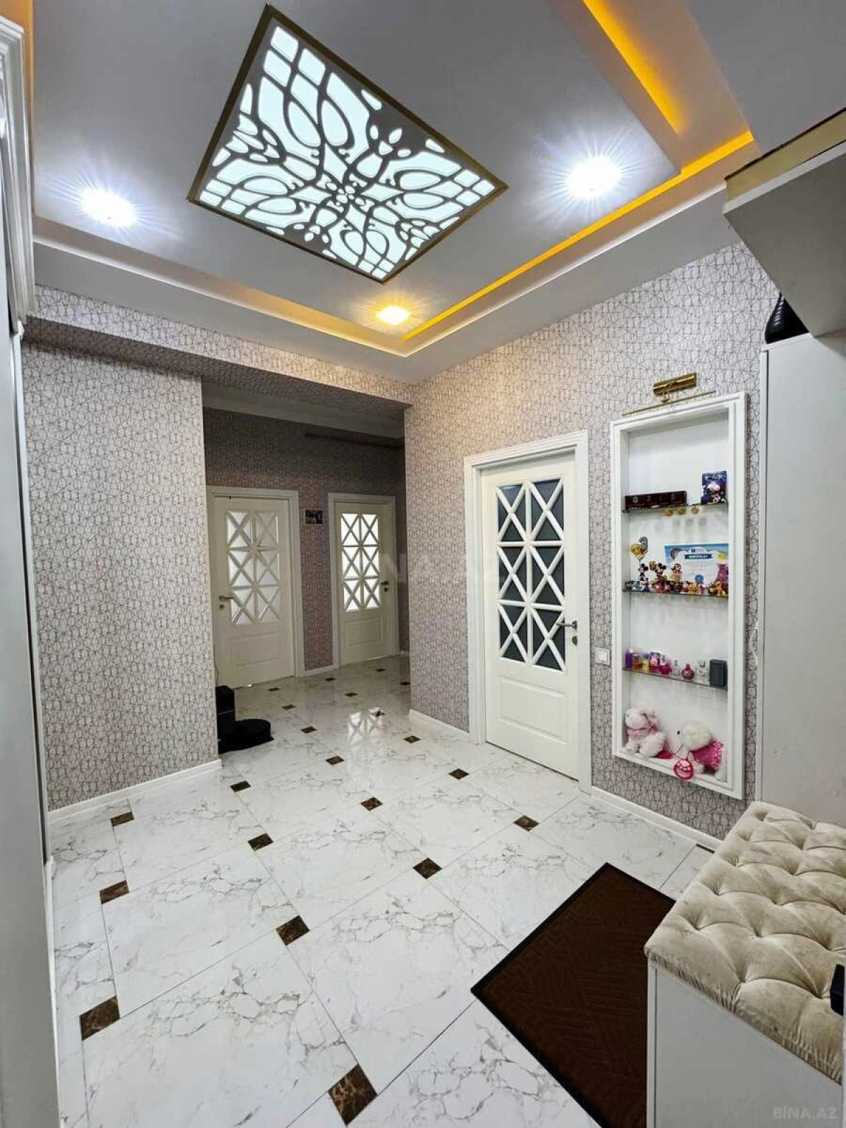 Satılır 2 otaqlı mənzil 71 m²