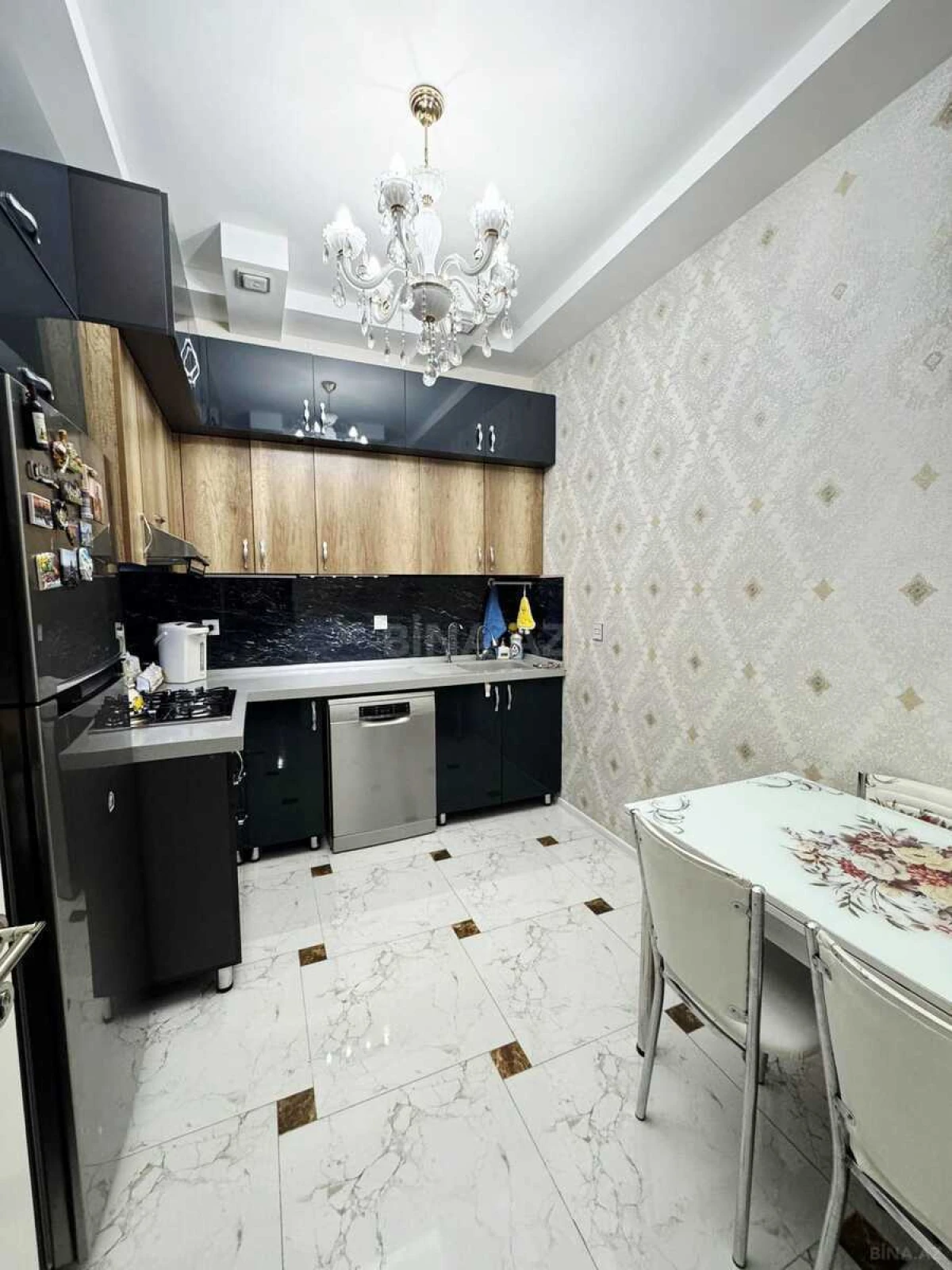 Satılır 2 otaqlı mənzil 71 m²