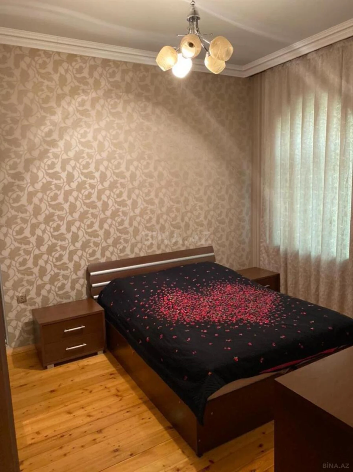 Satılır 7 otaqlı həyət evi 250 m²