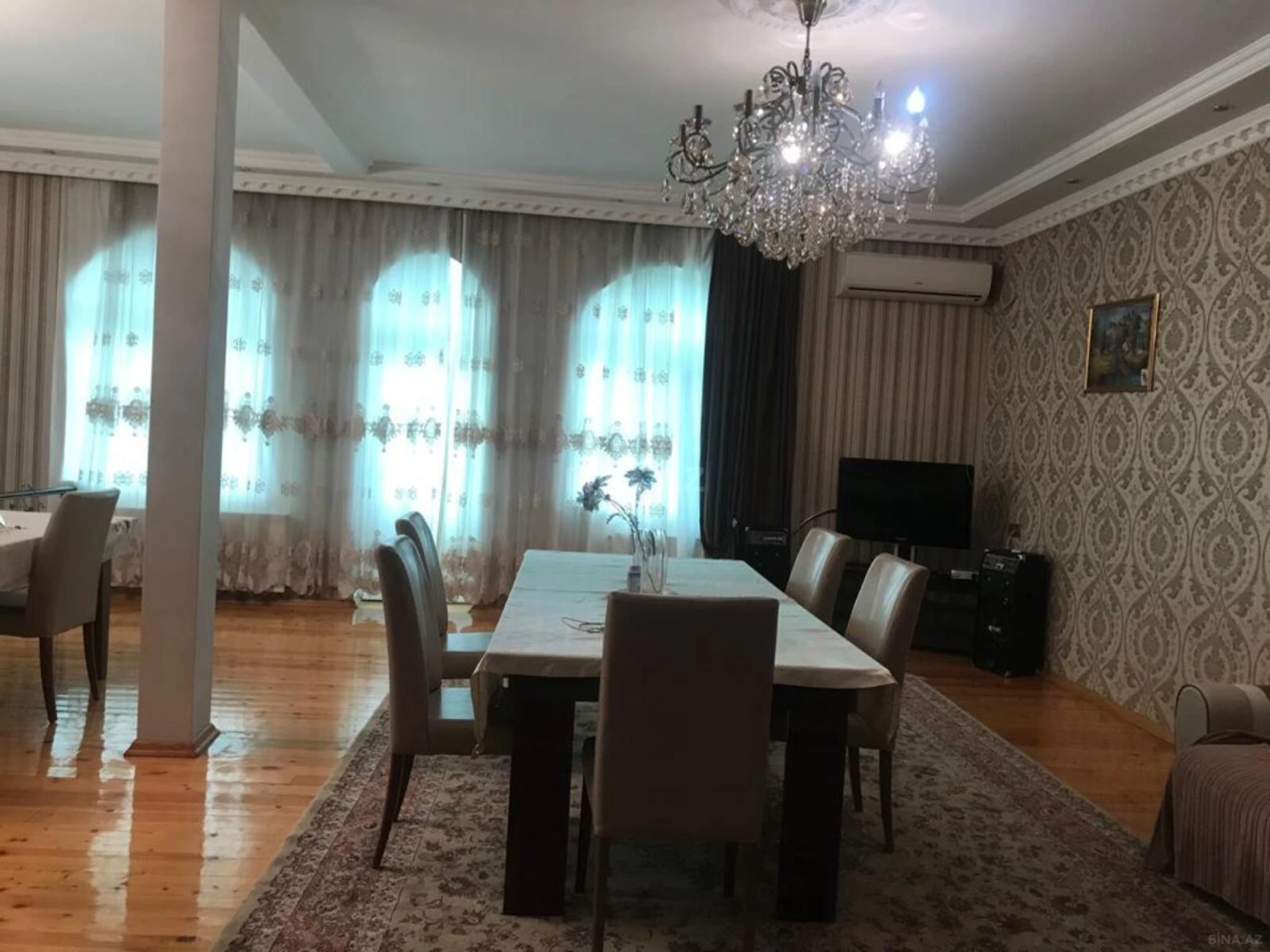 Satılır 7 otaqlı həyət evi 250 m²