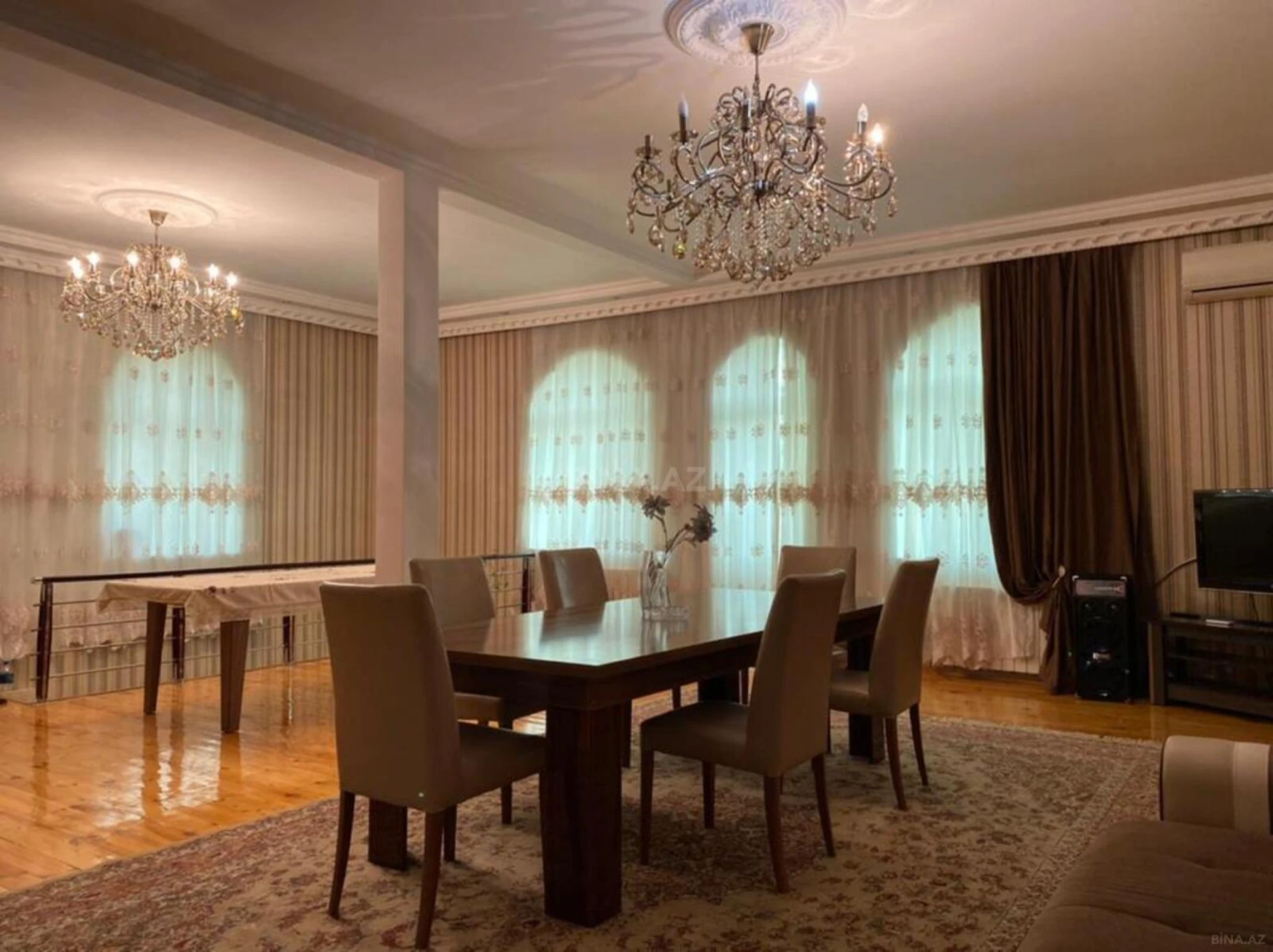 Satılır 7 otaqlı həyət evi 250 m²