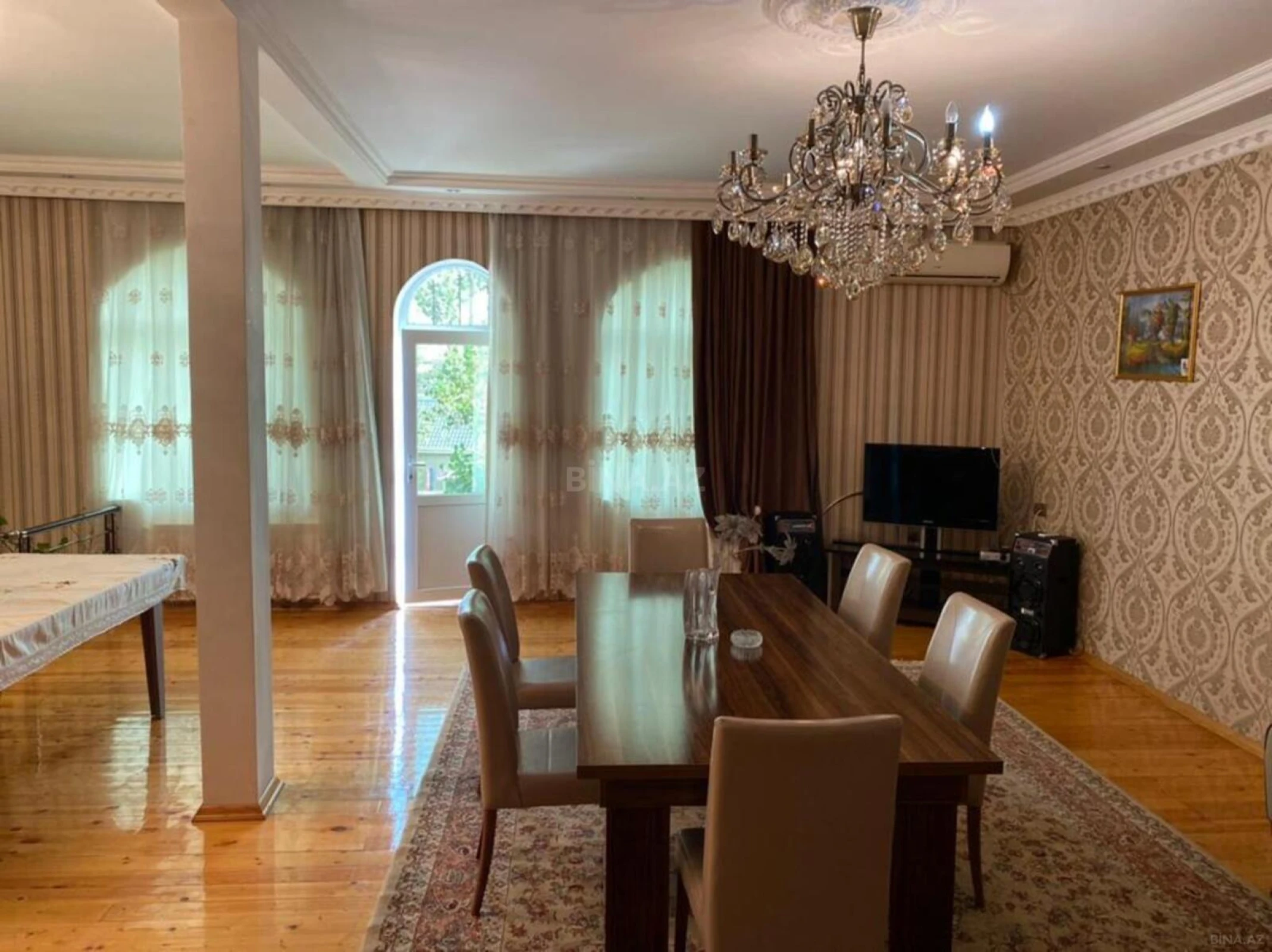 Satılır 7 otaqlı həyət evi 250 m²