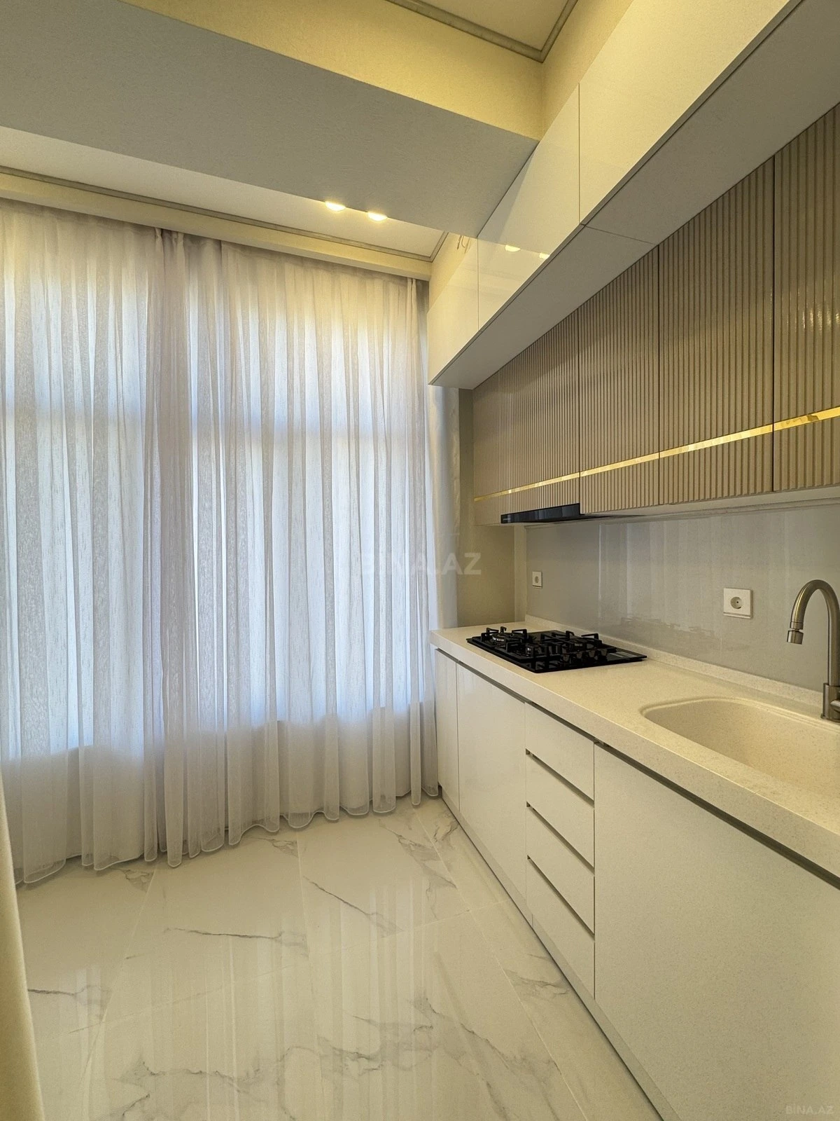 Satılır 2 otaqlı mənzil 69 m²