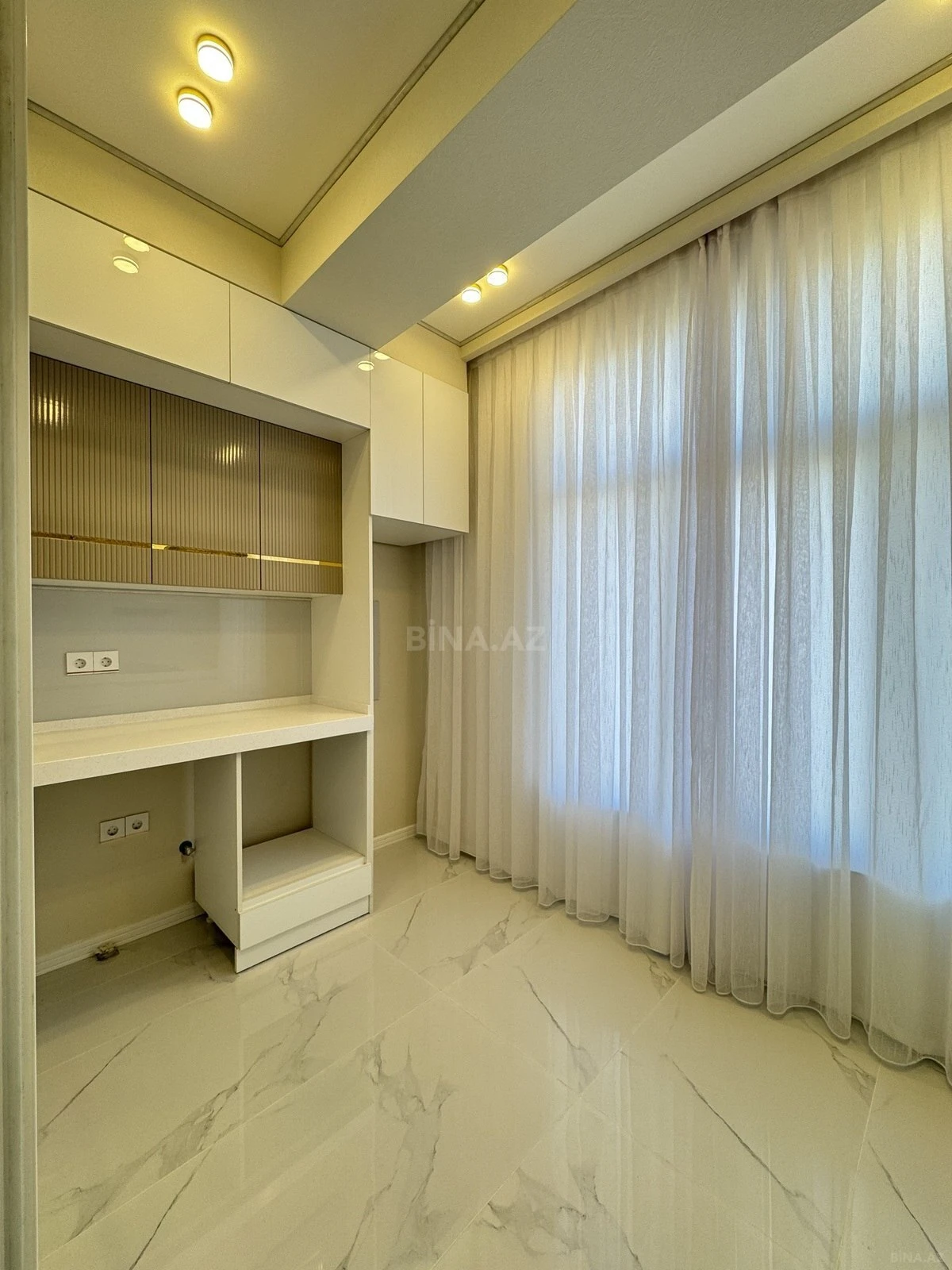 Satılır 2 otaqlı mənzil 69 m²