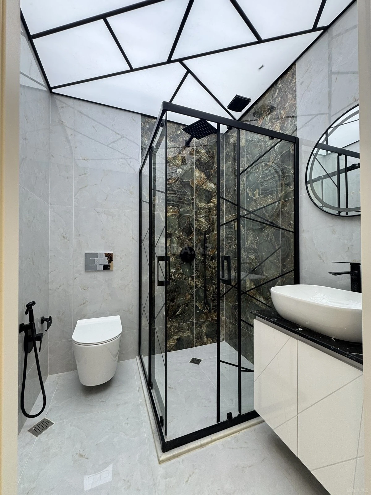 Satılır 2 otaqlı mənzil 69 m²