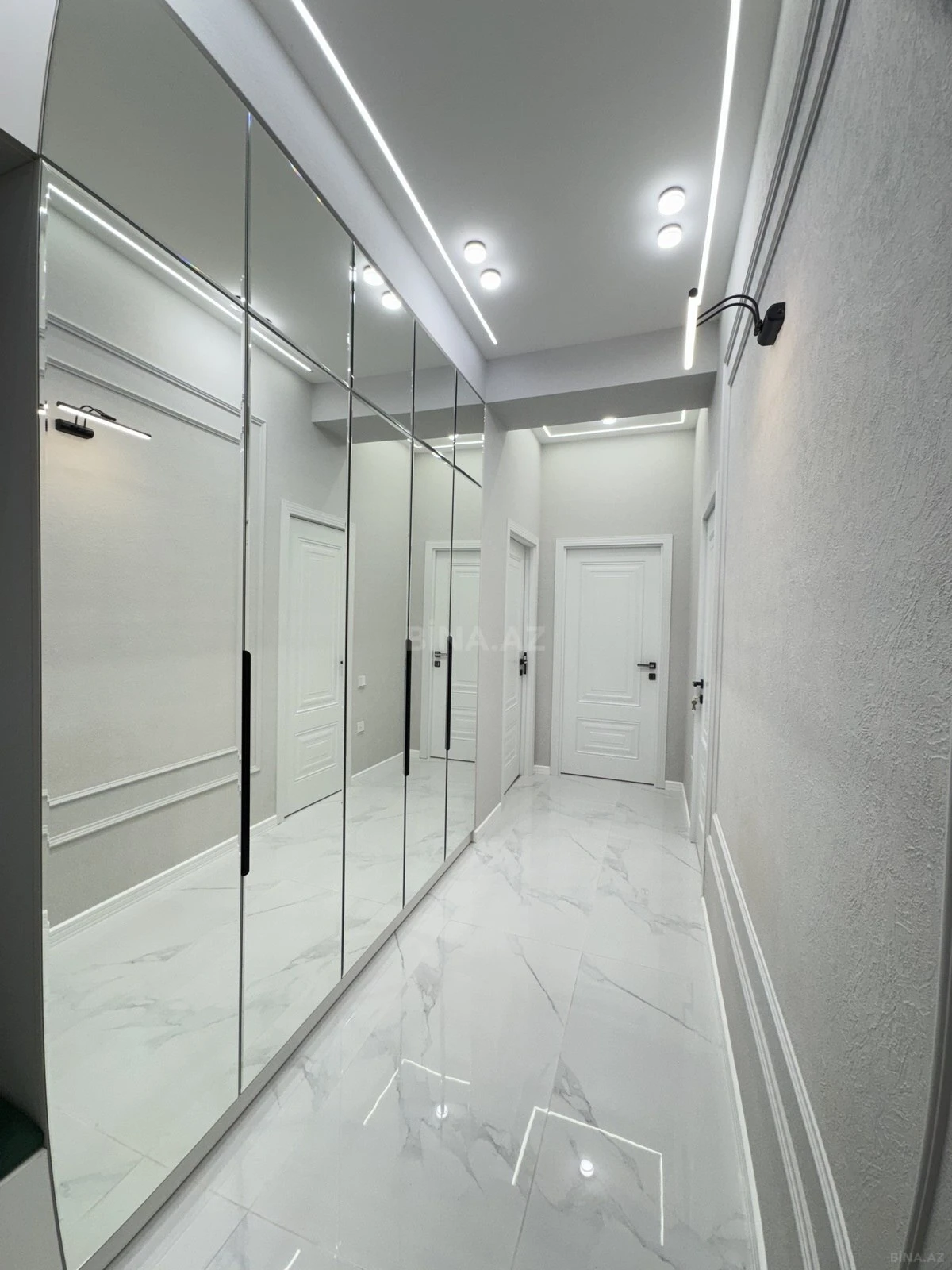 Satılır 2 otaqlı mənzil 69 m²