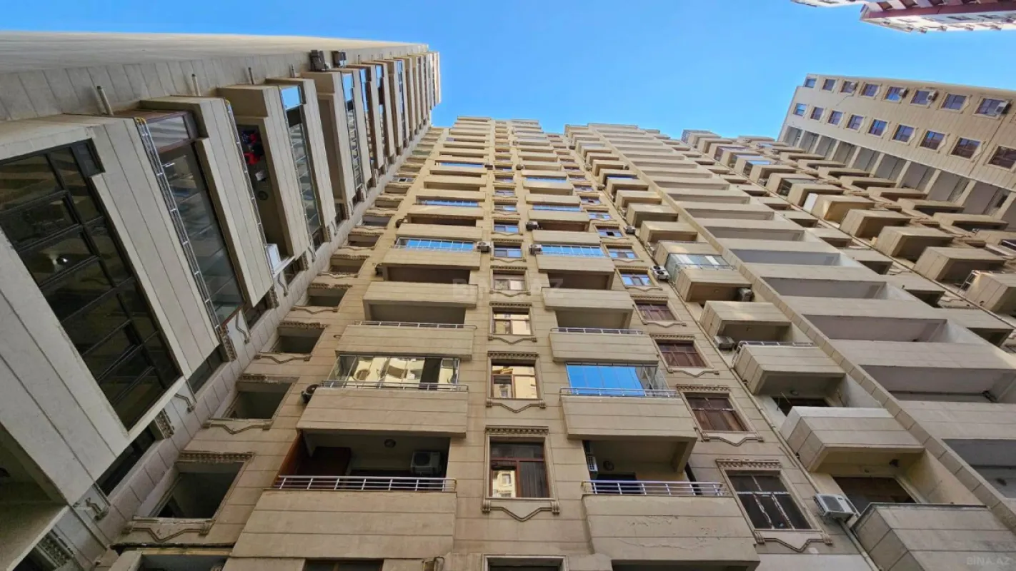 Kirayə verilir 4 otaqlı mənzil 210 m²